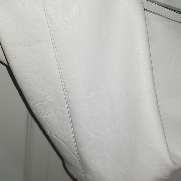 Xhilaration tore bag - Picture 6 of 7